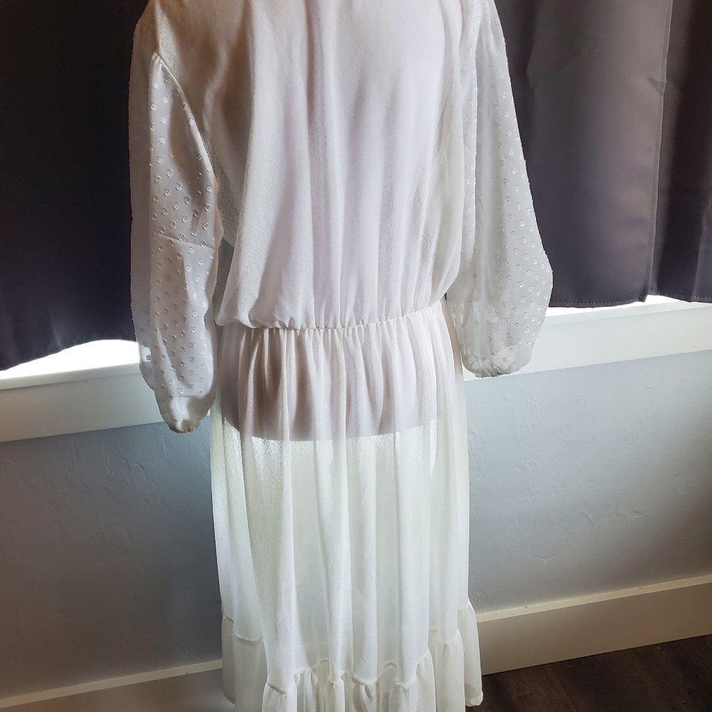 Ember Cream duster or swimsuit cover up with puff sleeves and eyehook closure . - Picture 4 of 4